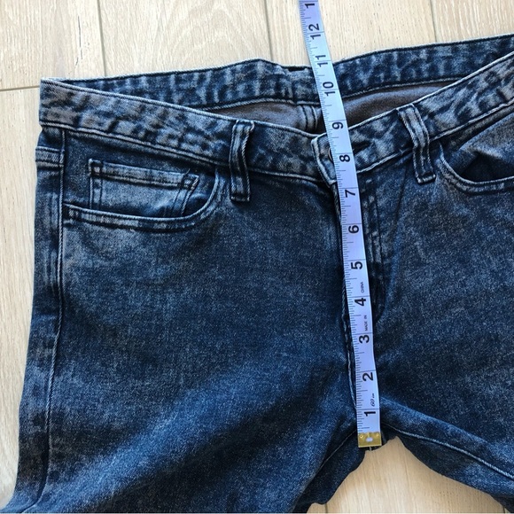 GU (Uniqlo Sister Brand) Acid Wash Skinny Jeans - Picture 9 of 9